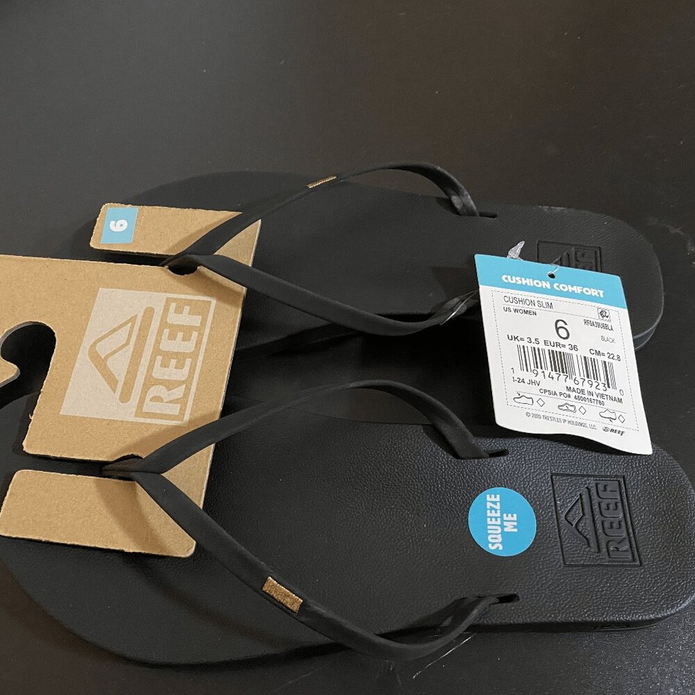 Reef women's flip flops size 6 in black